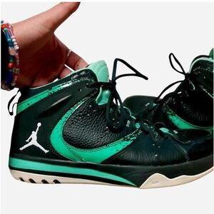 Jordan Retro Women's Sneakers